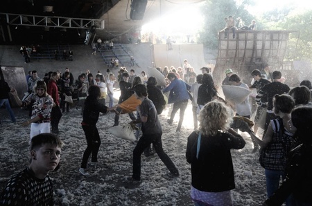 Ковбасимось під "Не притулятися".