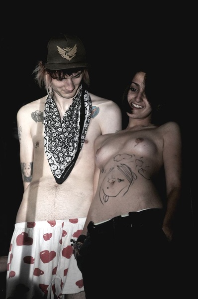 Під ніч на сцені стало жарко.