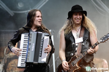 Korpiklaani.