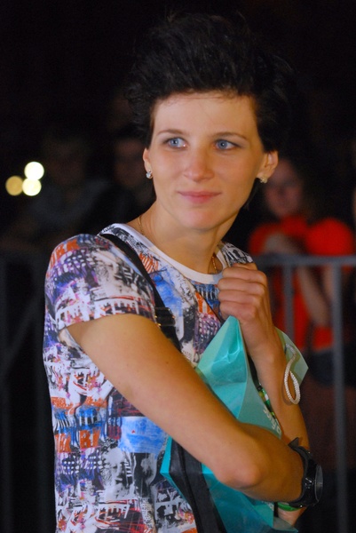 Переможниця конкурсу з новеньким телефоном