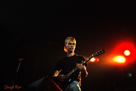 Тонкая Красная Нить