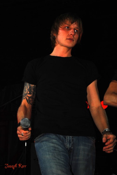 Тонкая Красная Нить