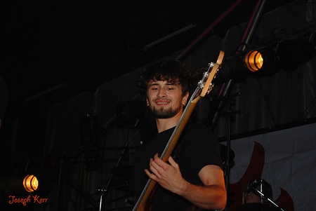 Тонкая Красная Нить