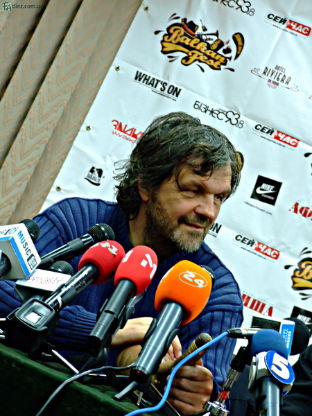 Прес-конференція з Еміром Кустурицею та Нелле Карайличем 