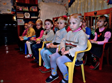 З книгою до дітей