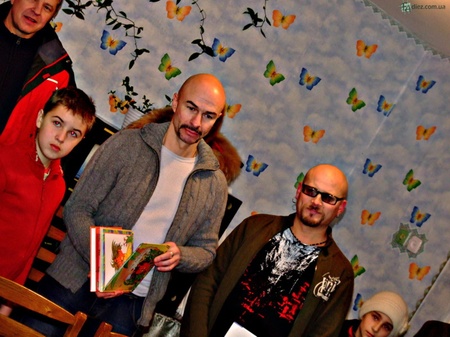 З книгою до дітей