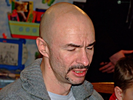 З книгою до дітей