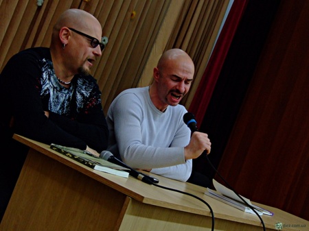 З книгою до дітей