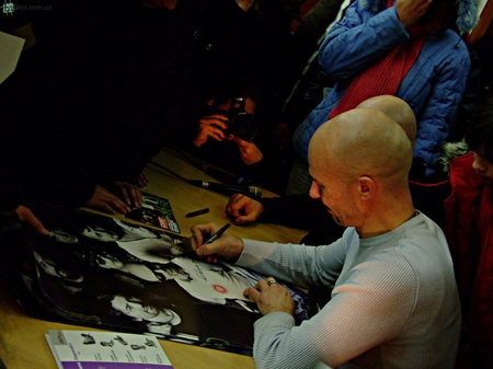 З книгою до дітей