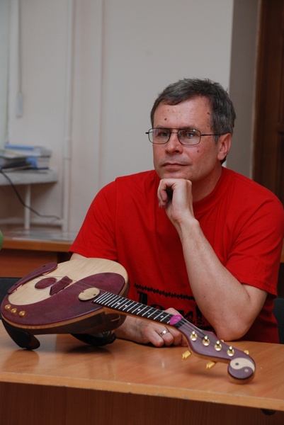 презентація унікальної електронної домбри