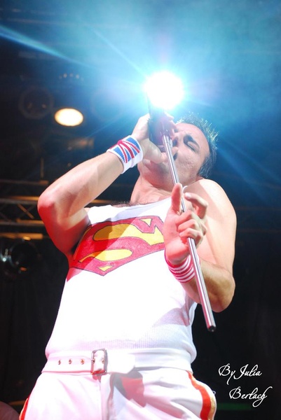  У Києві виступли Dios Salve a la Reina 19 червня