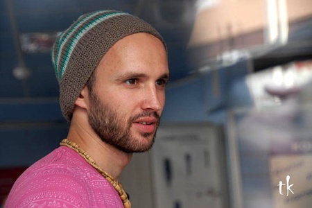 Димна Суміш зіграла концерт у вітрині магазину