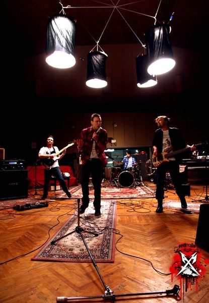 Роллік'с відзняли кліп "Зруйнувати все"