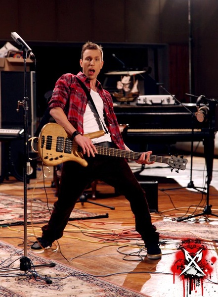 Роллік'с відзняли кліп "Зруйнувати все"