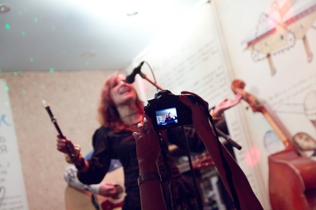 Маша и медведи@Диван