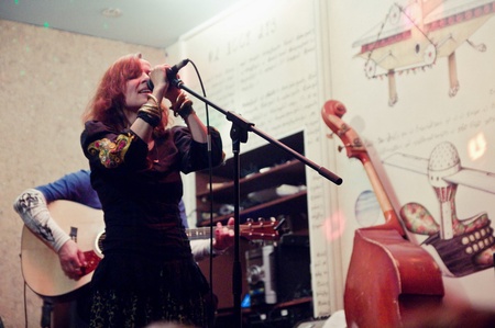 Маша и медведи@Диван