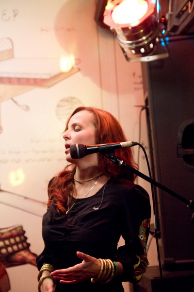 Маша и медведи@Диван