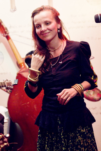 Маша и медведи@Диван