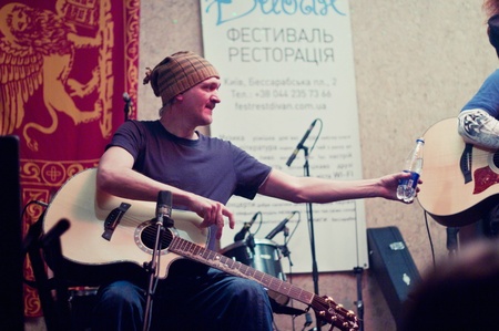 Маша и медведи@Диван