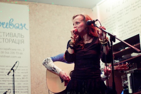 Маша и медведи@Диван