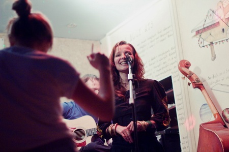 Маша и медведи@Диван