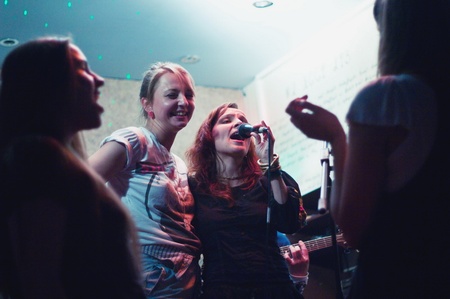 Маша и медведи@Диван