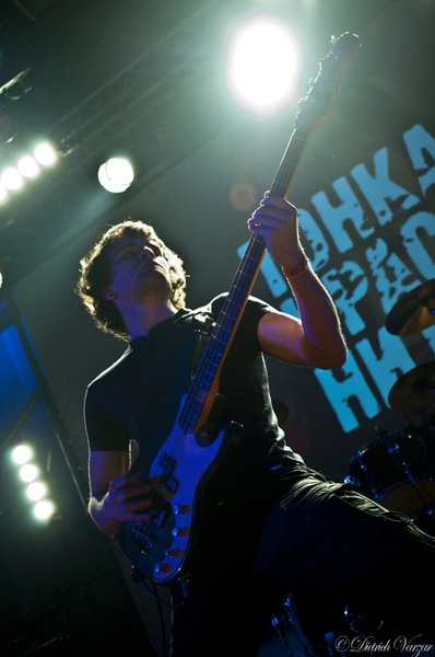 Тонкая Красная Нить