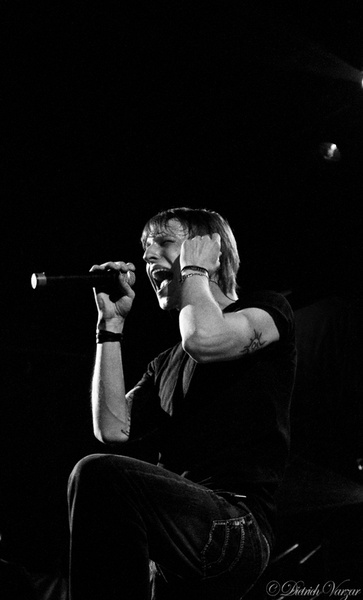 Тонкая Красная Нить