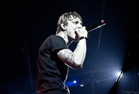 Тонкая Красная Нить